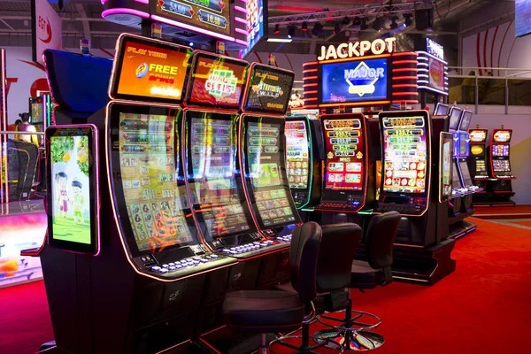 hola slot featured game showcase